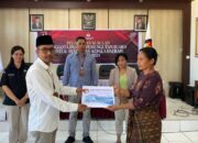 Ketua KPUD Ende Serahkan Santunan Kematian Rp 46 Juta Kepada Ahli Waris Petugas Pemilu