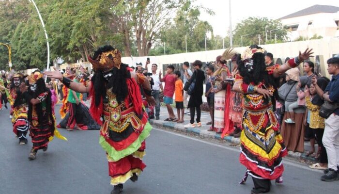 Pasukan Berkuda Hingga Barongsai Warnai Pelaksanaan Fashion Carnaval Pergelaran Budaya Polda NTT