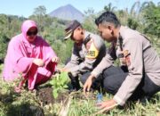 Lakukan Penghijauan, Polres Ngada Tanam 1.150 Anakan Pohon di Cagar Alam Bukit Waerii