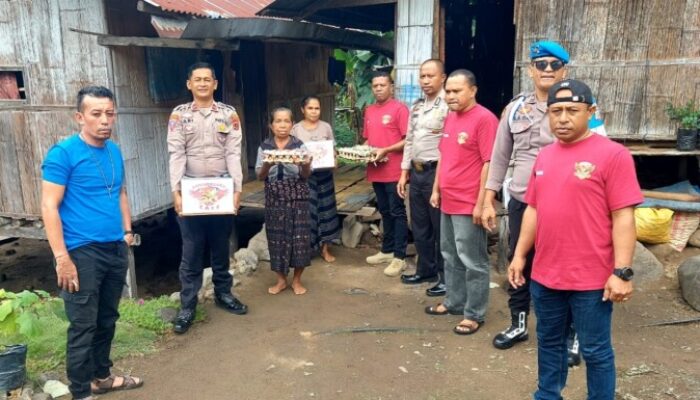 Syukur 20 Tahun Mengabdi, Komunitas ZAzg Polres Ende Salurkan Sembako kepada Warga Kurang Mampu