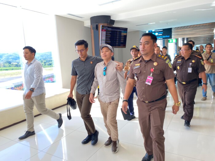 Dua Tahun Buron, Kejari Mabar Akhirnya Tangkap Terpidana Kasus Korupsi Pengelolaan Aset Tanah Pemda 1 1000795461 1