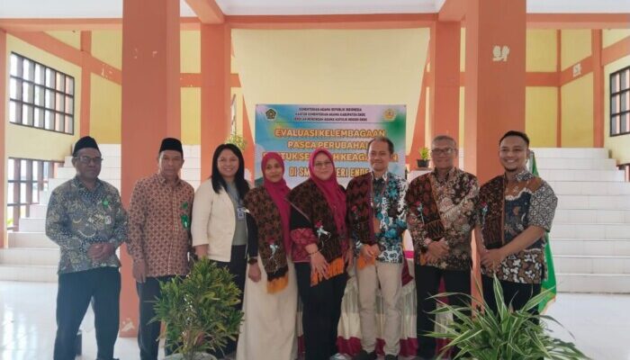 Menuju Sekolah Unggul, Biro ORTALA Setjen Kemenag RI Lakukan Evaluasi Kelembagaan SMAKN Ende