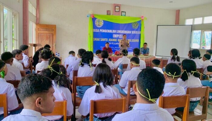 Polsek Mauponggo Gelar Kegiatan Jumat Curhat Saat Kegiatan MPLS di SMAK St. Joanne Baptista Wolosambi