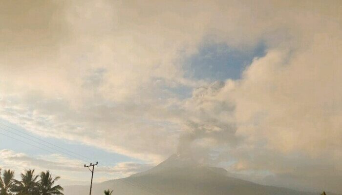 Gunung Lewotobi Erupsi Lagi, Warga Diimbau Hindari Lokasi Radius 3 Kilo Meter