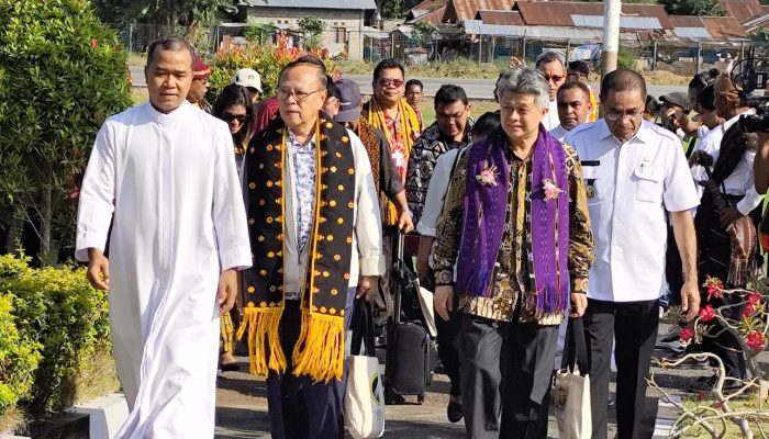Ketua Presidium KWI dan Kardinal Serta Sejumlah Uskup dari Dalam dan Luar Negeri Tiba di Kota Ende