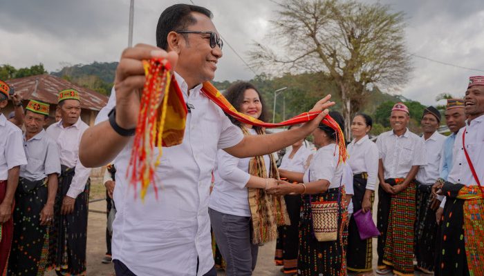 Koa Momang Ansy Lema Disambut Meriah oleh Ribuan Warga Kabupaten Manggarai Timur