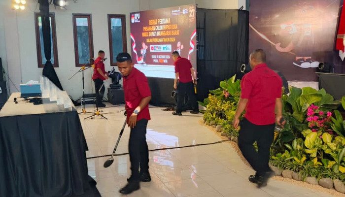 Polisi Sterilisasi dan Amankan Gedung Arnold Janssen Hall Labuan Bajo, Ada Apa?