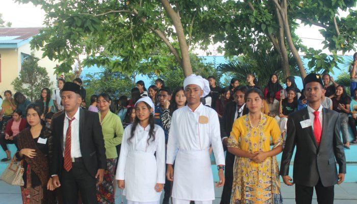 SMA Negeri 1 Ende Gelar Lomba Fashion Show Antar Kelas Sesuai Pilihan Profesi