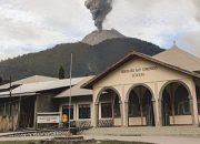 Warga Australia Donasi Korban Letusan Gunung Lewotobi di Kabupaten Flores Timur