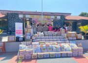 Polres Ende Bersama Bhayangkari Salurkan Bantuan untuk Korban Erupsi Gunung Lewotobi di Flores Timur