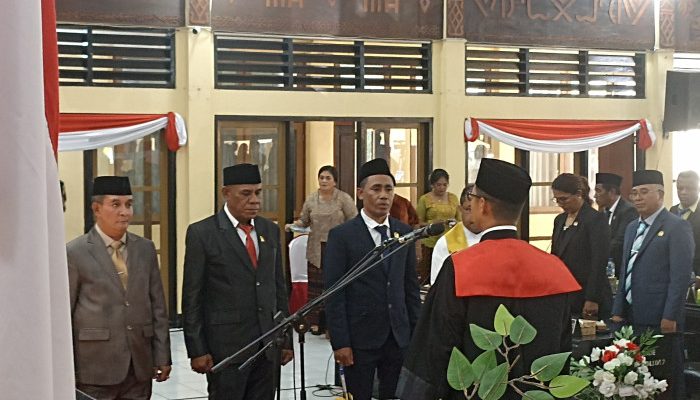 Pimpinan DPRD Ende Periode 2024-2029 Resmi Dilantik, Ferry Taso; Ini Bukan Hadiah