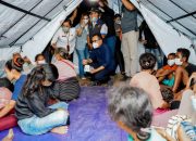 Kunjungi Korban Bencana Erupsi Gunung Lewotobi di Sikka, Ansy Lema Bawa Sejumlah Bantuan