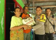 Sambut Hari Raya Natal 2024, Kapolsek Riung Silaturahmi ke Purnawirawan Polri Dan Mitra Kamtibmas