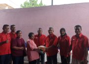 DPC PDIP Ende Serahkan Bantuan Sembako ke Lembaga Pelayanan Kasih Samaria dan SLB Negeri