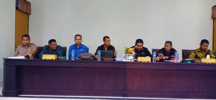 Ketua Bapemperda DPRD Ngada Bosko Ponong Sampaikan 15 Propemperda Tahun 2025