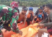 Tim SAR Gabungan Evakuasi Jenazah Warga Flores Timur yang Terseret Arus di Pantai Watubuku