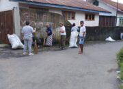 Selamatkan Bumi dari Plastik, Warga Kelurahan Ngedukelu dan Komunitas Soverdia Bersihkan Lingkungan