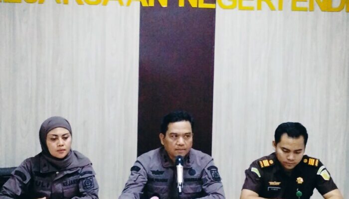 Kejari Ende Periksa Empat Kadis dan Satu Kabid Terkait Uang Rp. 49 Miliar yang Belum Dibayar Pemda ke Rekanan