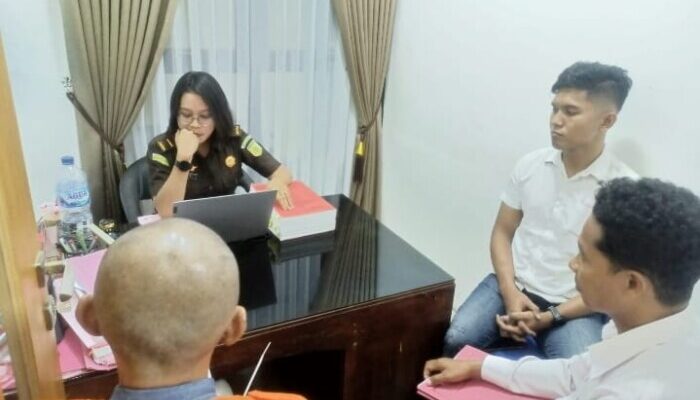 Satu Lagi Tersangka Dugaan Korupsi Proyek Normalisasi Kali di Kecamatan Kota Baru Diserahkan ke Kejari Ende