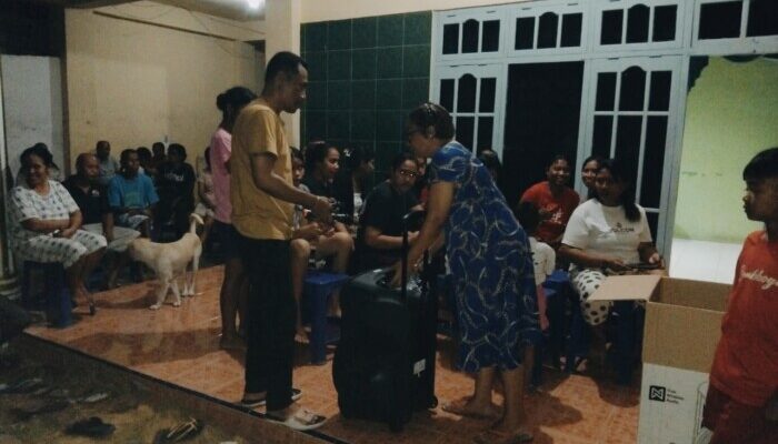 Nasdem Peduli Serahkan Bantuan Sound System untuk Umat di KUB Santo Petrus Lingkungan 19 Onekore