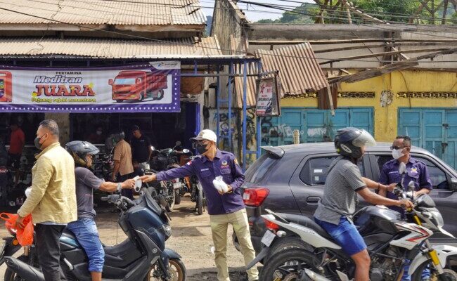 NasDem Peduli Bagikan 10.000 Masker untuk Warga Terdampak Erupsi Lewotobi di Kota Ende