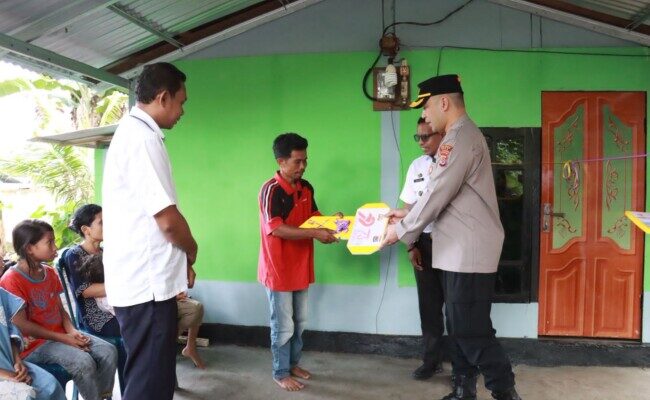 Polres Ende Bedah Rumah Tukang Ojek di Onekore, Hadiah Spesial di Hari Bhayangkara ke-79