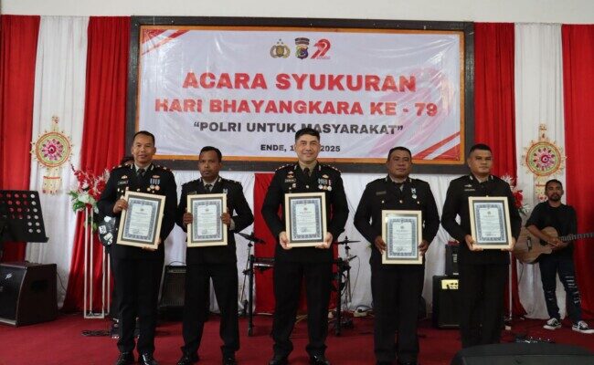 Kapolres Ende Terima Penghargaan dari Kapolda NTT Usai Dapat Hibah Tanah 10 Ribu Meter Persegi