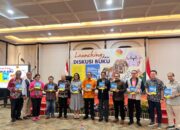 Ketika Para Tokoh Membaca Buku “Melipat Jarak Kupang-Jakarta Karya Jurnalis Senior Agustinus Tetiro