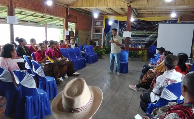 Nando Watu Dorong Spirit Kewirausahaan di 4 Desa Wisata Ende Lewat Pelatihan Berbasis Potensi Lokal