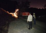 Polsek Wolowaru dan Instansi Terkait Sigap Tangani Longsor di Ruas Jalan Ende-Maumere