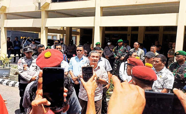 Ketua DPRD Ende Dukung Cipayung Plus, Ajak Masyarakat Tanda Tangan Petisi untuk Kompol Cosmas