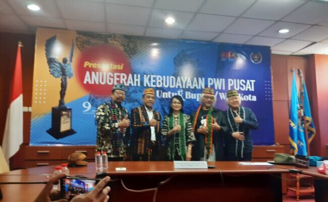 Bupati Manggarai Jadi Kandidat Penerima Anugerah Kebudayaan PWI Pusat 2026 Berkat Presentasi Mbaru Gendang