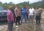 Kapolres Ende Tinjau Kali Lowolaka Demi Salurkan Bantuan dan Dorong Pembangunan Jembatan Permanen