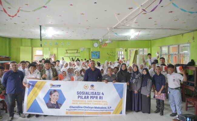 Cheroline Ajak Pelajar SMA Yapis Manokwari Tanamkan Nilai Pancasila di Tengah Keberagaman