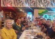 Dari Terminal Maumere ke Senayan, Kisah Perjuangan Angelius Wake Kako Saat SMP Jual Koran dan Telur Rebus