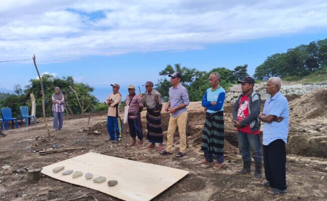 Dukung Program Presiden, Keluarga Mosaria Rajawawo Hibahkan Lahan untuk Pembangunan KDMP di Embuzozo