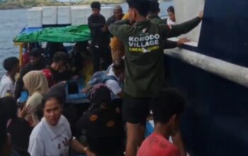 23 Penumpang KM Hinayah Berhasil Dievakuasi Setelah Terombang-ambing di Perairan Labuan Bajo 4 IMG 20260513 182755