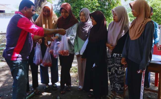 Qurban Perdana SMA Negeri 1 Nangapanda; Ukir Sejarah Baru, Tebar Kepedulian dan Semangat Berbagi