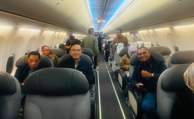 Senator AWK Dampingi Pejabat Pemerintah Pusat Tinjau Langsung Lokasi Gempa M7,7 di Flores