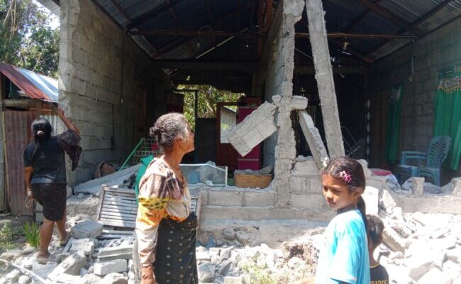 Warga Masih Mengungsi, Puluhan Rumah di Kelurahan Dhawe Rusak Berat, Pemerintah Nagekeo Jangan Tutup Mata