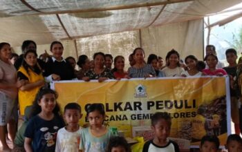 Ketua Fraksi Partai Golkar DPRD Ende Salurkan Bantuan dari DPP ke Warga Terdampak Gempa Flores di BTN Ende 4 IMG 20260820 WA0064