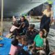 Bersama Masyarakat Terdampak Bencana, Senator Angelius Wake Kako Salurkan Bantuan Sembako dan Serap Aspirasi Warga