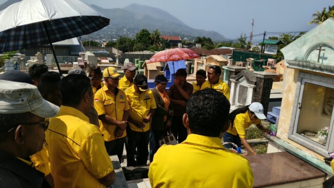 Rayakan HUT ke-62, Pengurus DPD II Partai Golkar Kabupaten Ende Ziarah ke Makam Para Tokoh 2 IMG 20261020 WA0012