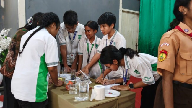 SMA Katolik Frateran Ndao Gandeng Goethe-Intitute Gelar Science Festival Film dan Open House Bagi Sejumlah SMP di Ende dan Nagekeo 2 IMG 20261023 WA0012