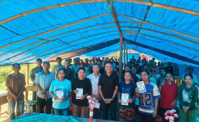 Politisi PDI Perjuangan MY Esti Wijayati Salurkan PIP Aspirasi untuk 1.725 Siswa di Manggarai Timur